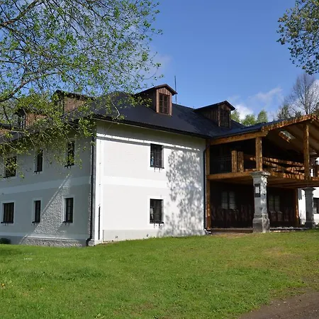 Guest house Modry Jelen 4*